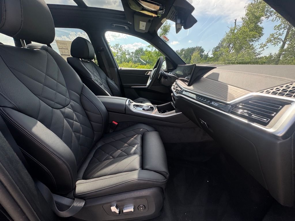 2026 BMW X5 50e - Photo 24