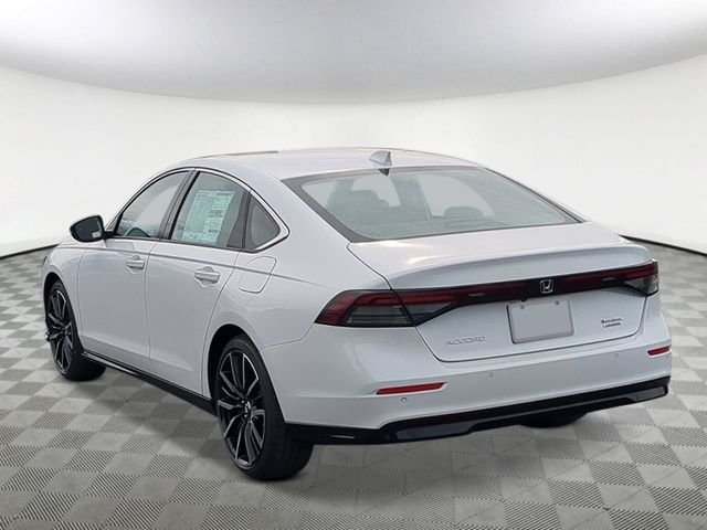New 2026 Platinum White Pearl Honda Touring image 3