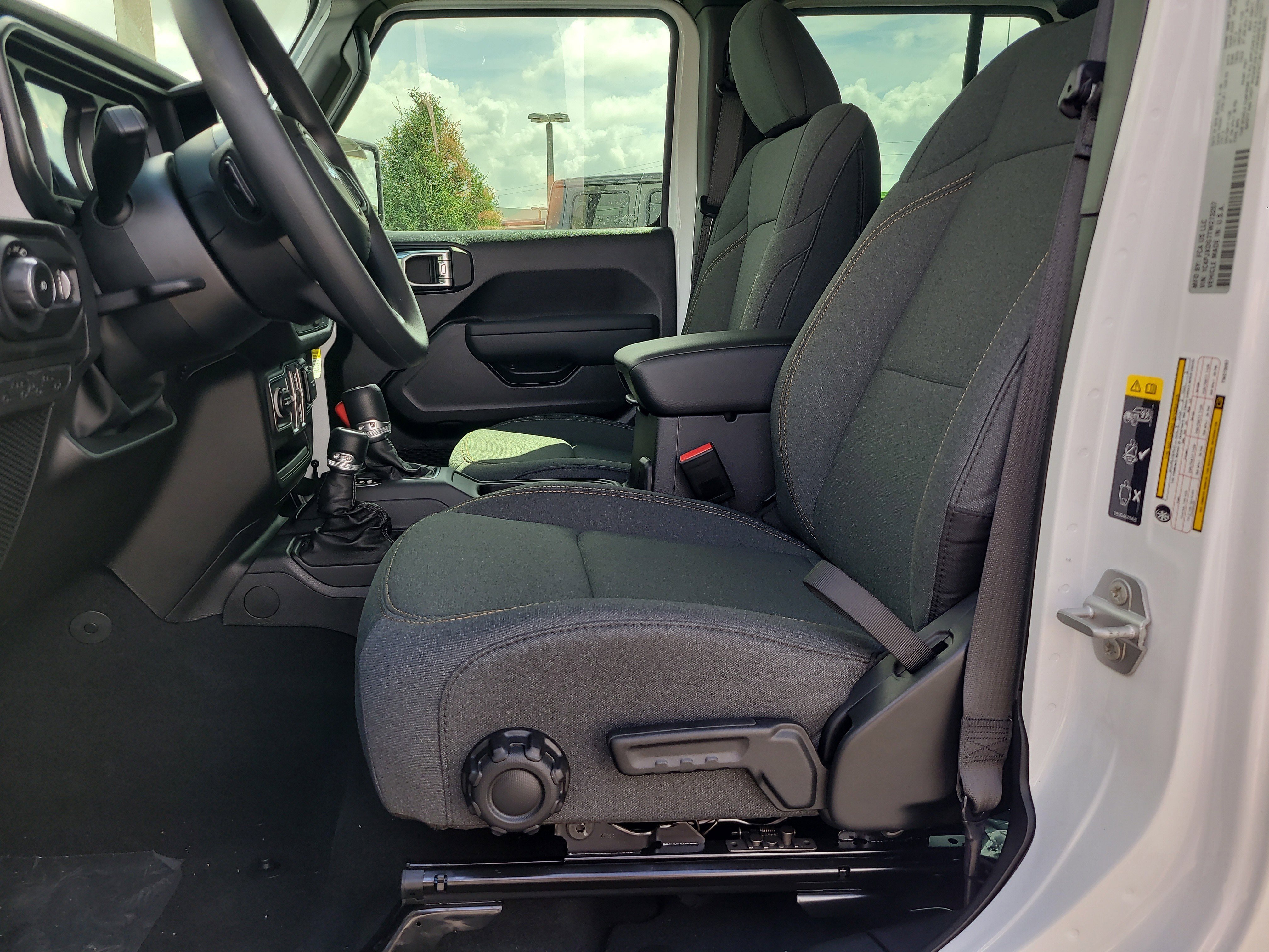 New 2026 Bright White Clear-Coat Exterior Paint Jeep Sport image 13