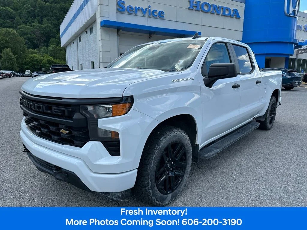 Used 2023  Chevrolet Custom image 1