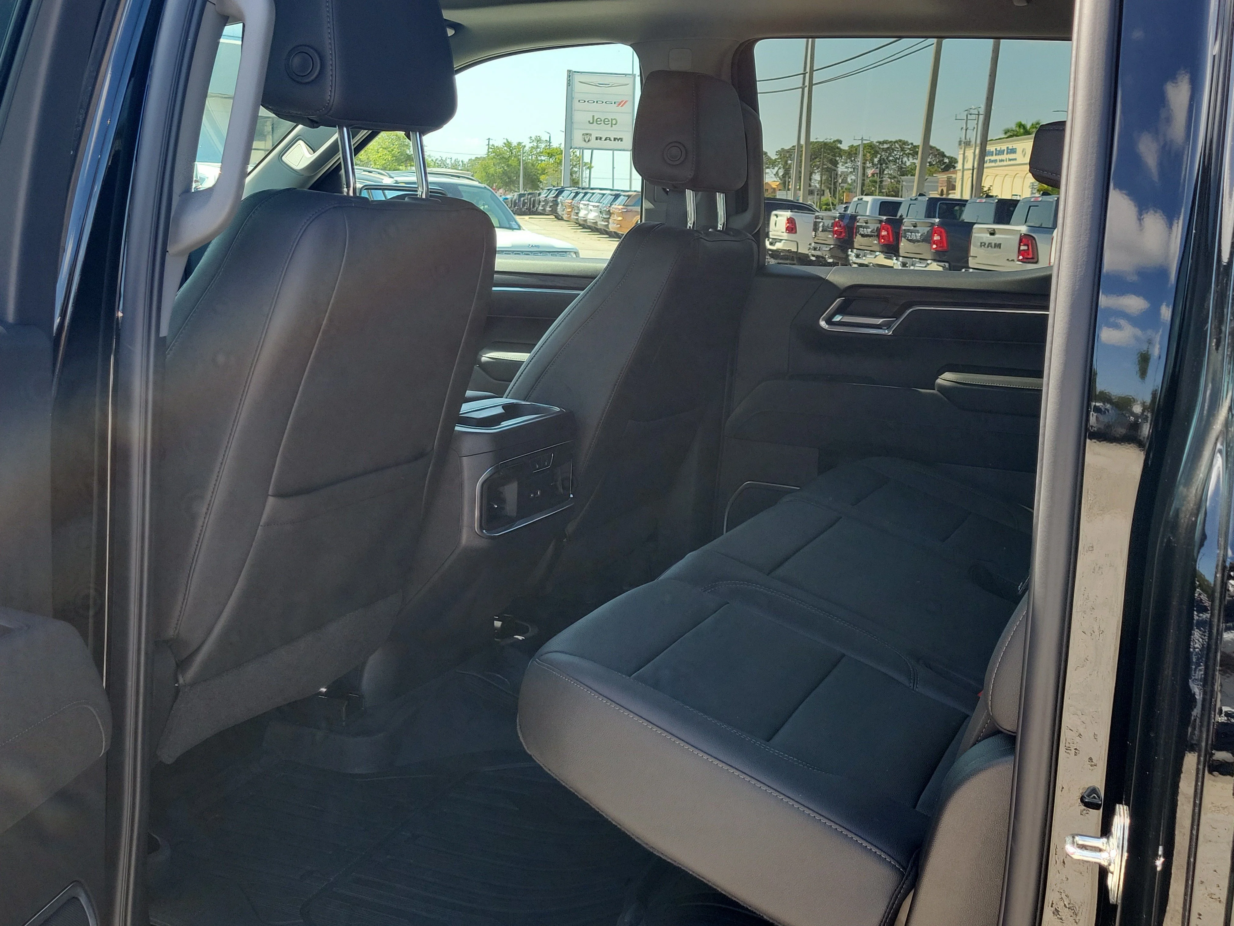 Used 2026 Onyx Black GMC SLT image 13