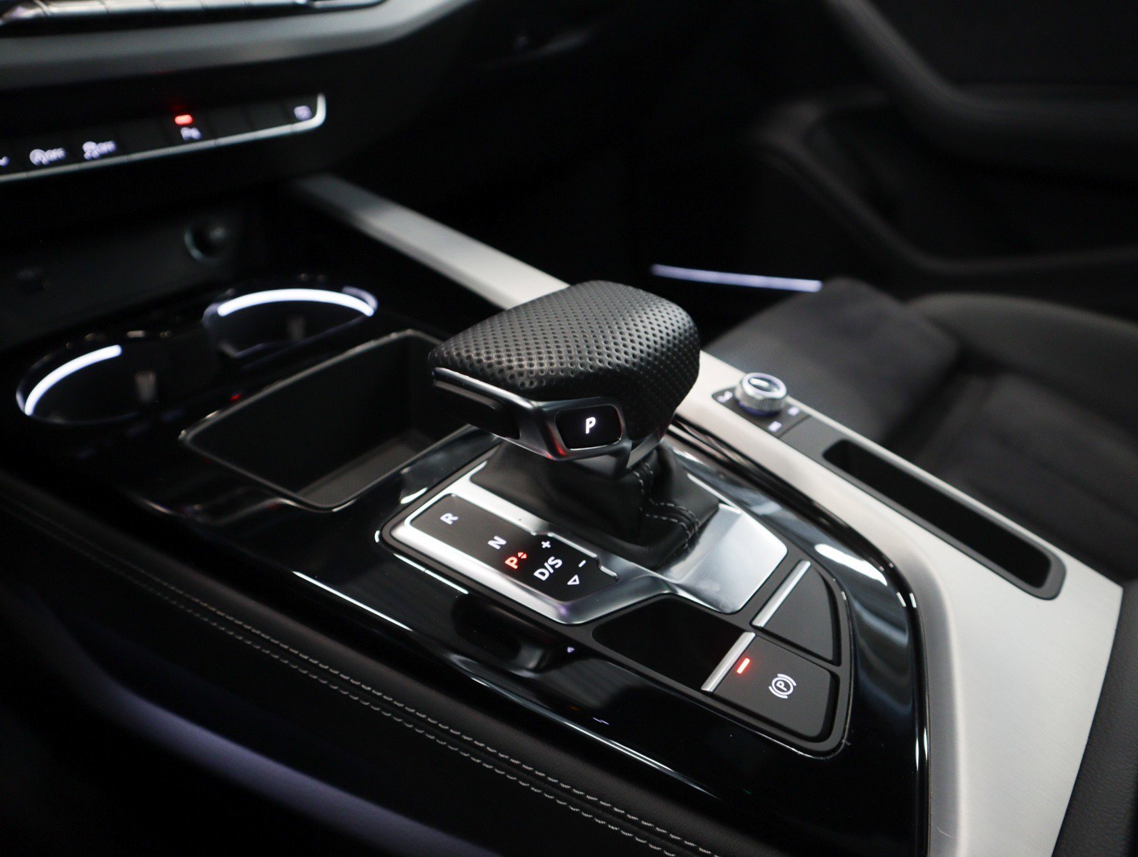 Used 2024 Glacier White Metallic Audi S line Premium Plus image 23