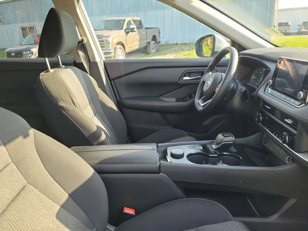 Used 2024 Brilliant Silver Metallic Nissan SV image 38