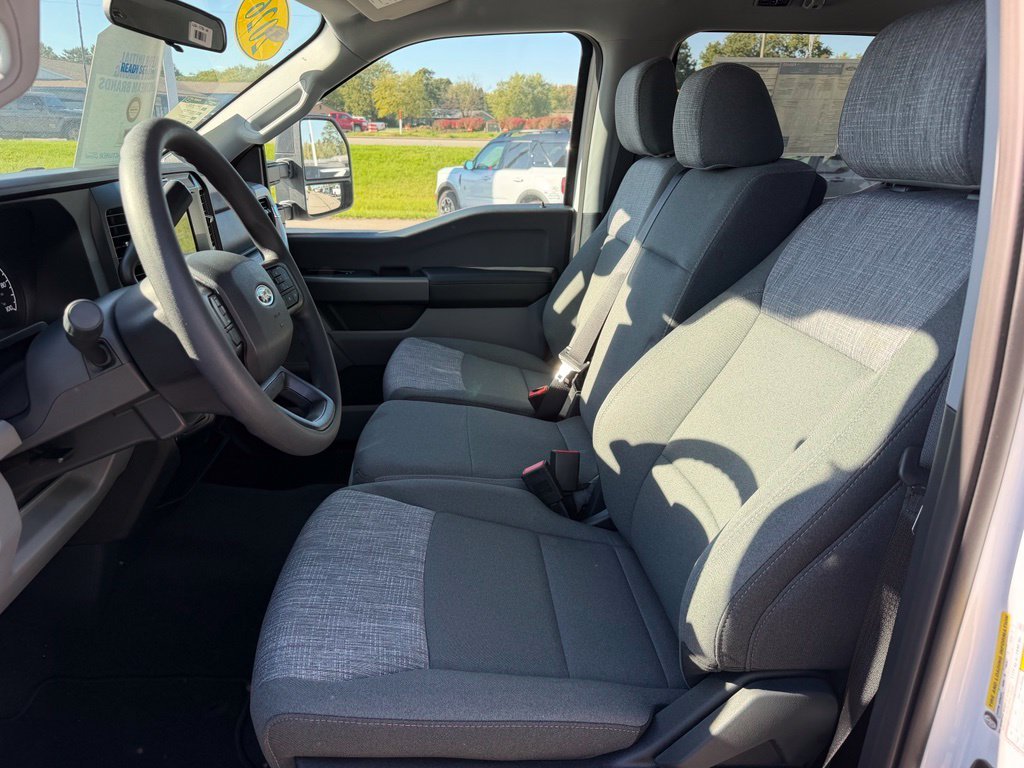 New 2026 Oxford White Ford F-250® XLT image 7