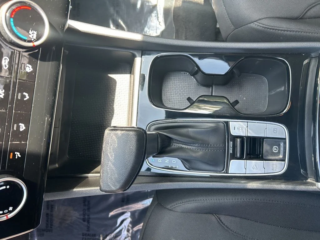 Used 2022 Black Hyundai SEL image 16