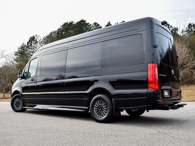 New 2026 Jet+Black Mercedes-Benz Cargo 170 WB image 5