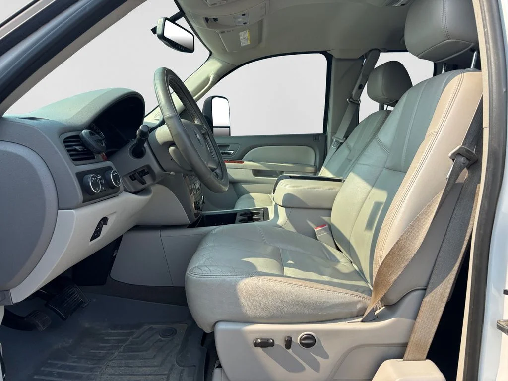 Used 2011 White Chevrolet LTZ image 10