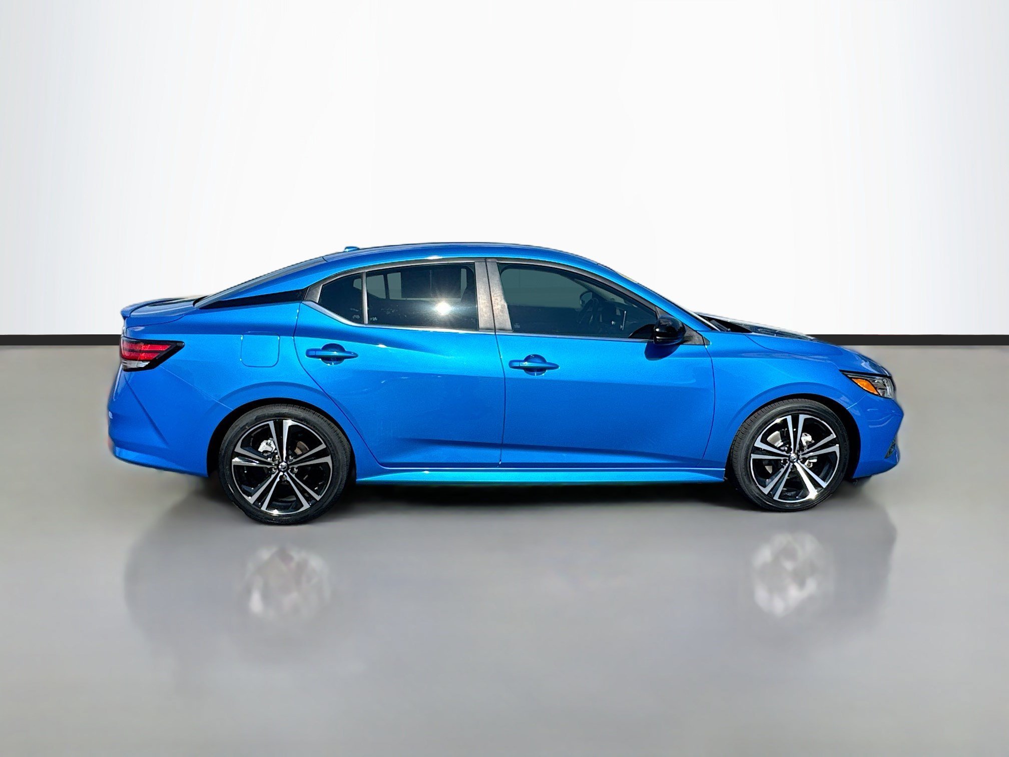 Used 2021 Electric Blue Metallic Nissan SR image 8
