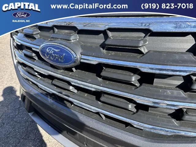 Used 2025 Gray Ford Active image 10