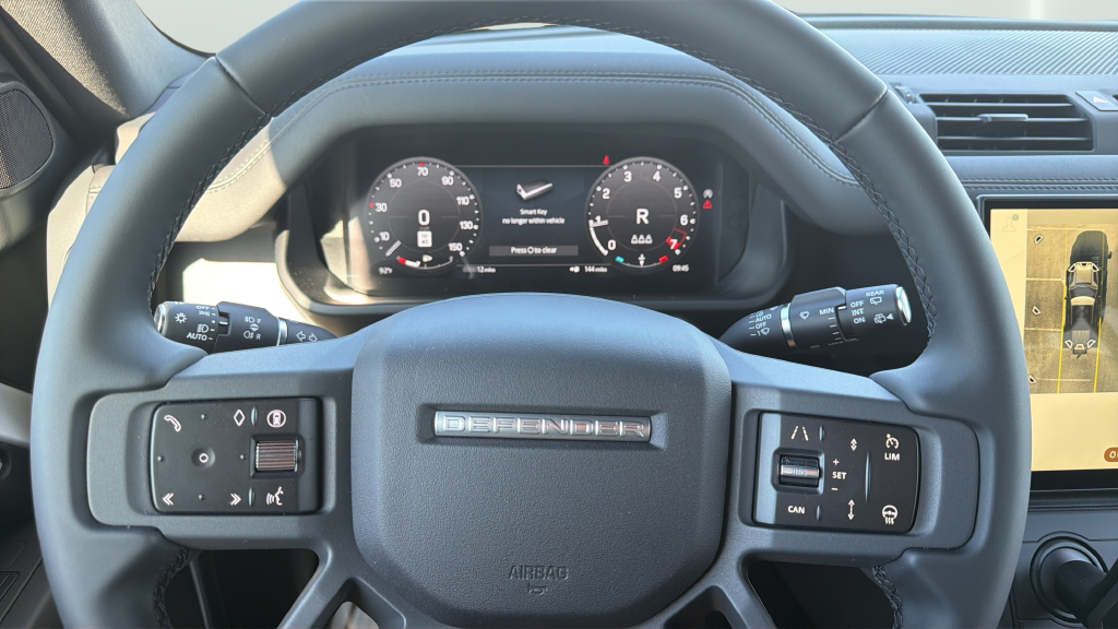 New 2026 Fuji White Land Rover X-Dynamic SE image 25