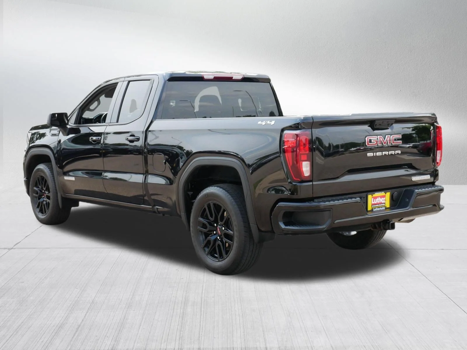 Used 2024 Onyx Black GMC Elevation image 5