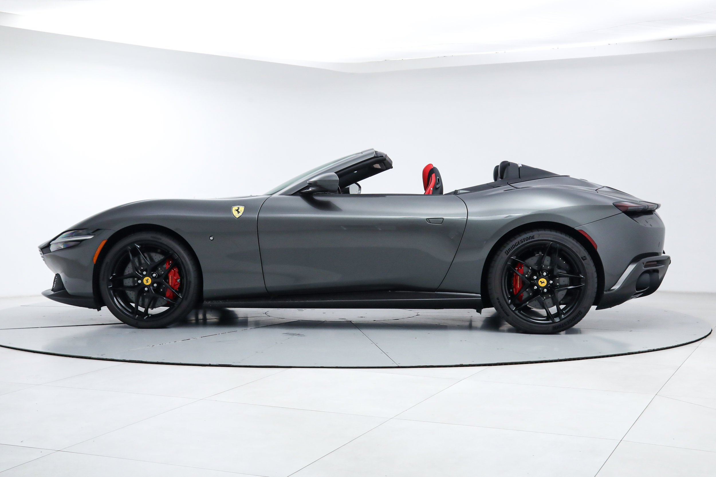 Used 2025 Gray Ferrari  image 4