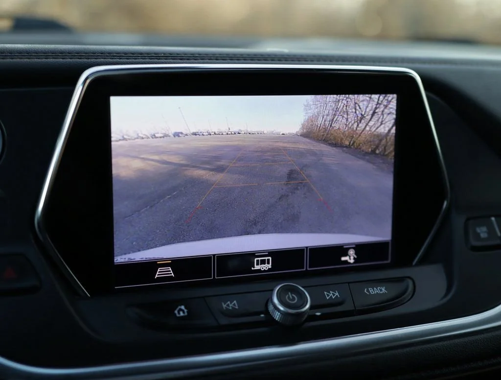 Used 2022 Iridescent Pearl Tricoat Chevrolet Premier image 15