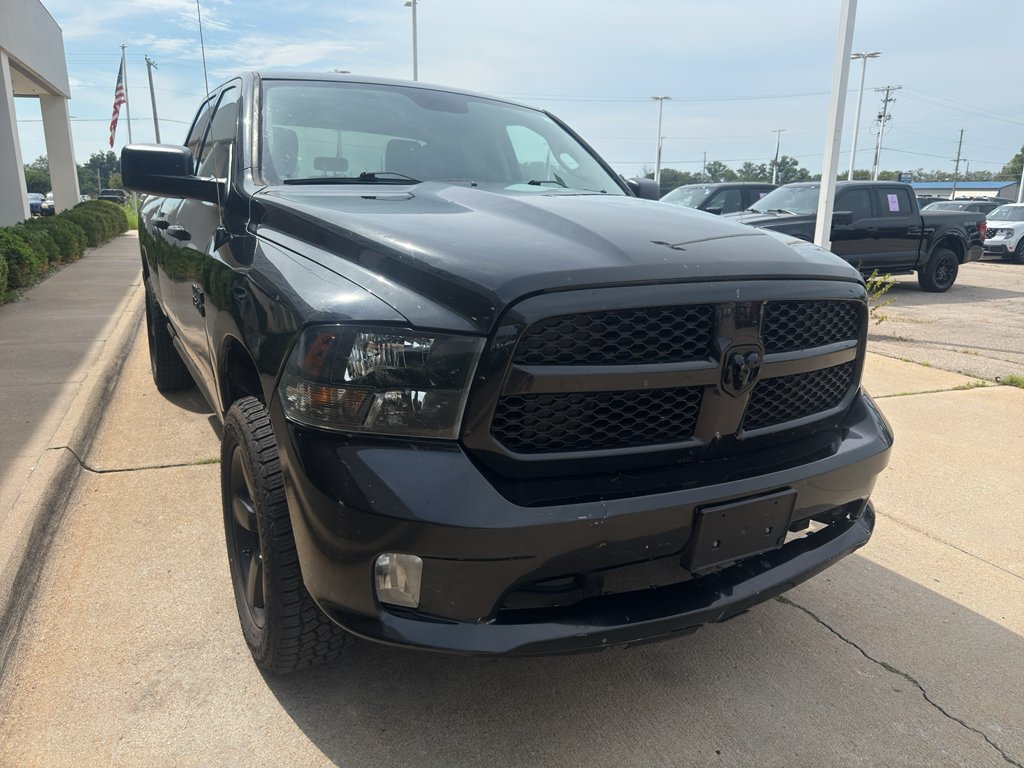 Used 2018 Brilliant Black Crystal Pearlcoat Ram Express image 3