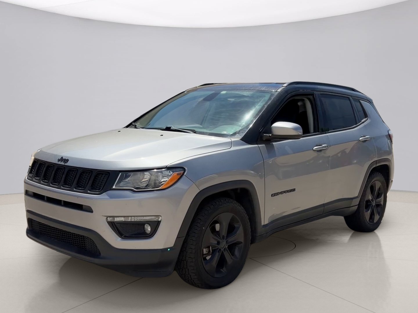 Used 2019 Silver Jeep ALTITUDE image 1