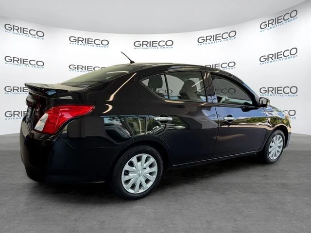 Used 2019 Black Nissan 1.6 SV image 6