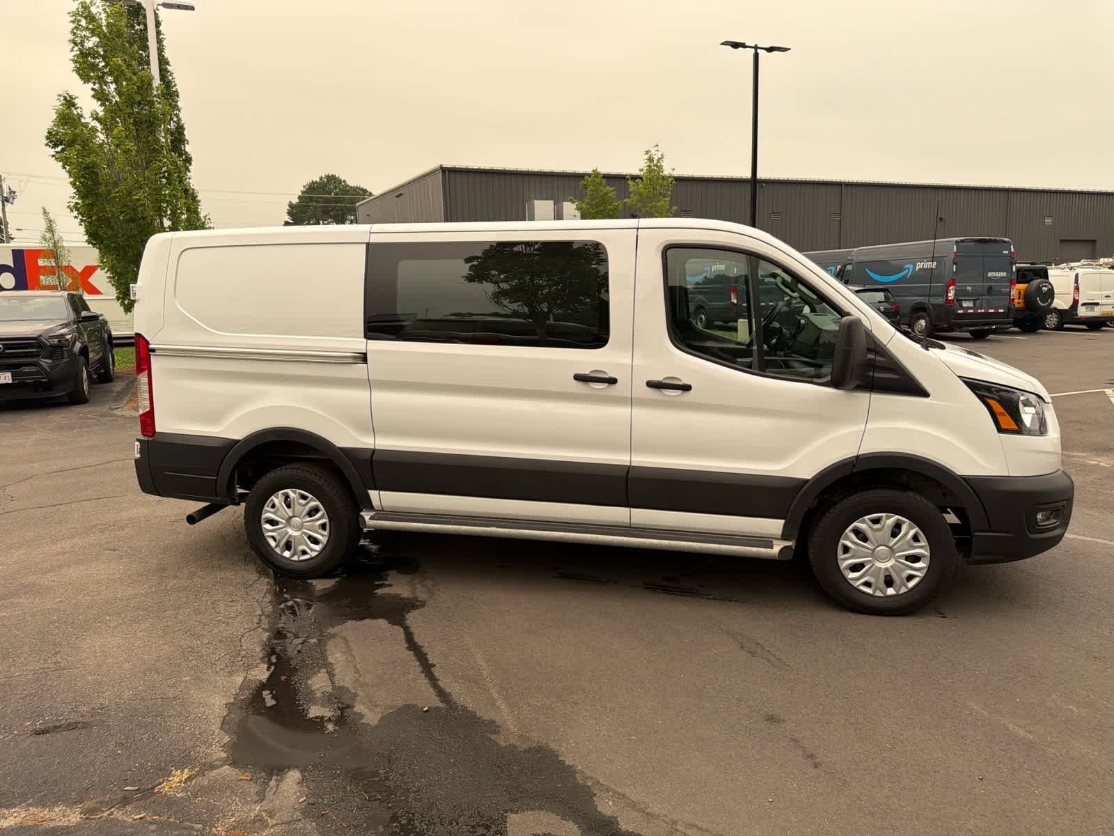 Used 2025 Oxford White Clearcoat Ford  image 4