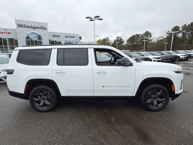 New 2026 Bright White Clear-Coat Exterior Paint Jeep Limited image 15