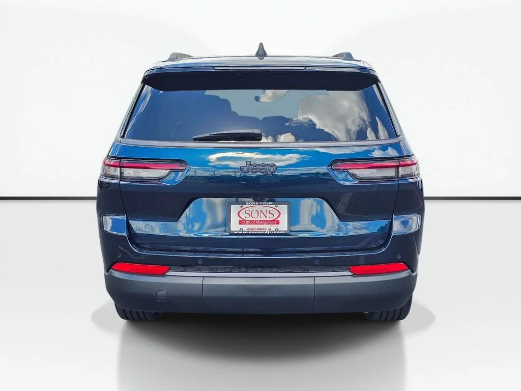 New 2027 Fathom Blue Pearl-Coat Paint Jeep Limited image 10