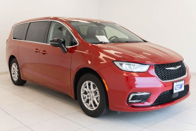 Used 2024 Red Chrysler Touring L image 26