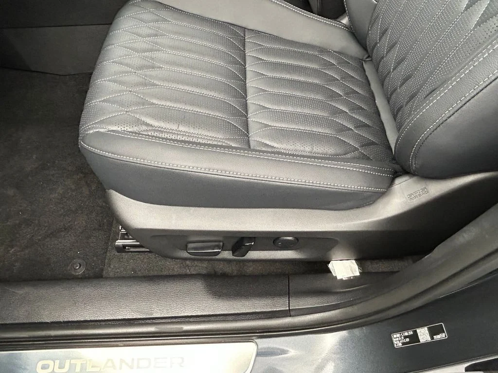 New 2026 Gray Mitsubishi SEL image 15