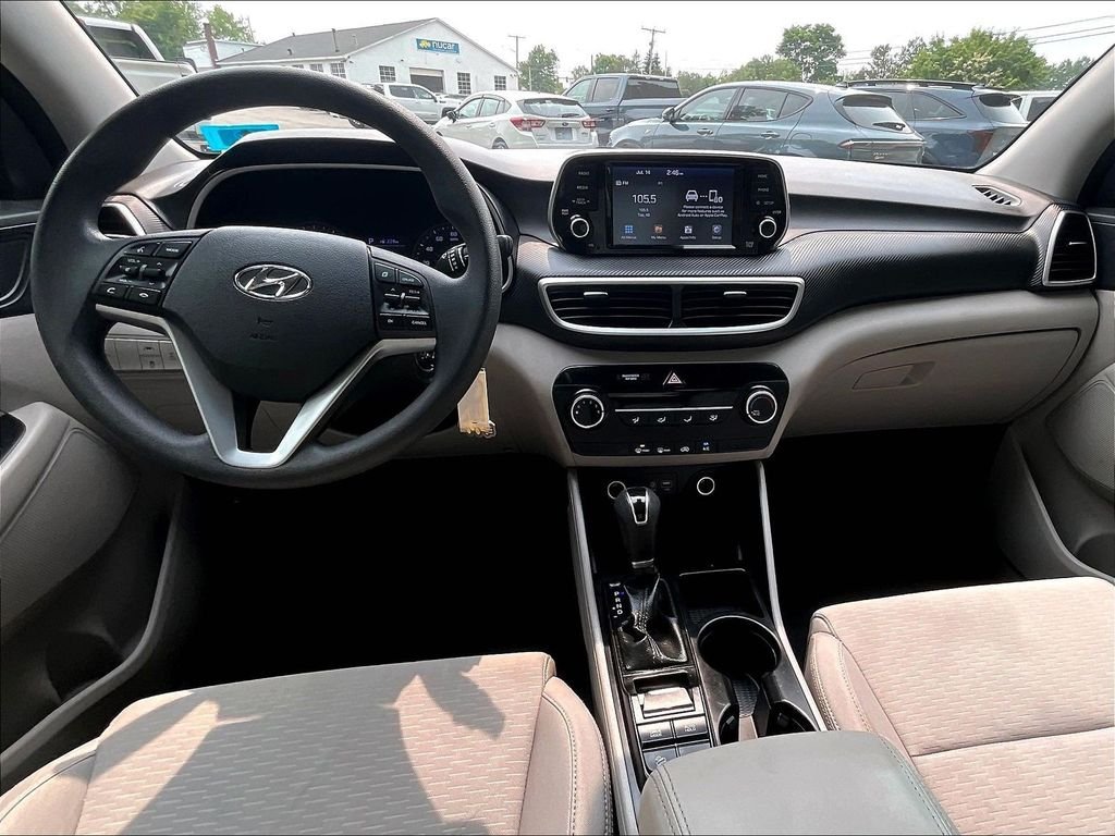 Used 2019 Silver Hyundai SE image 21