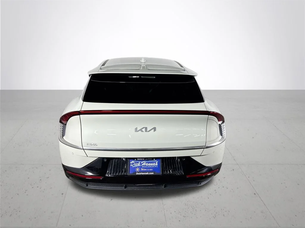 Used 2023 White Kia Wind image 7