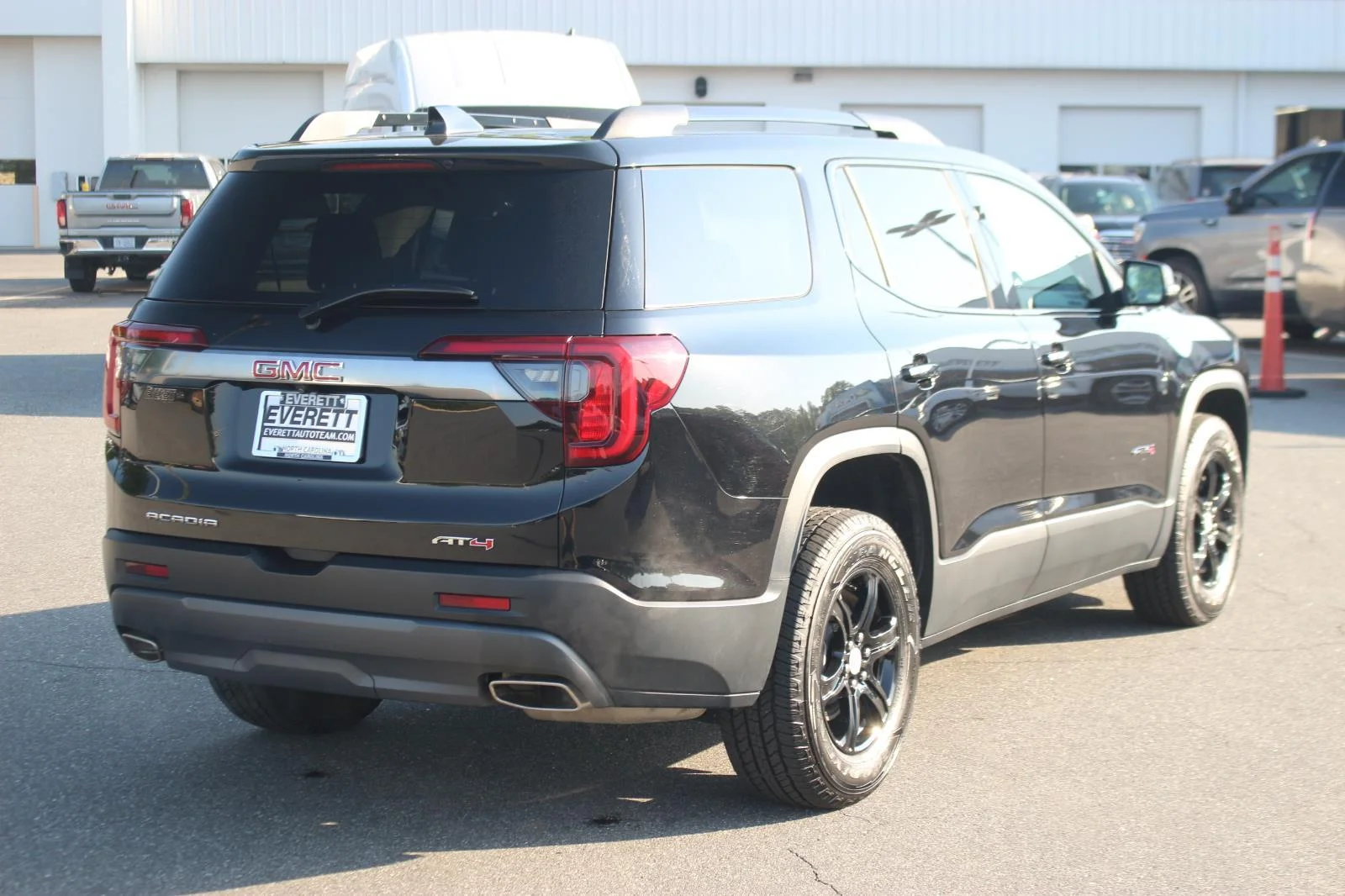 Used 2023 Ebony Twilight Metallic GMC AT4 image 7