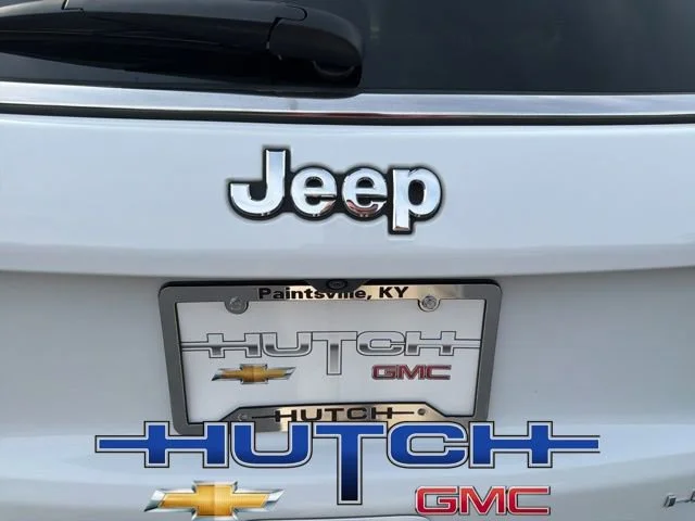 Used 2025 White Jeep Limited 4x4 image 15
