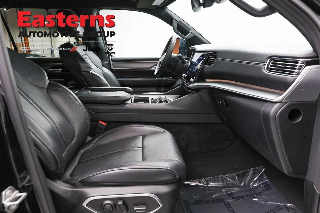 Used 2025 Black Jeep Series III image 25