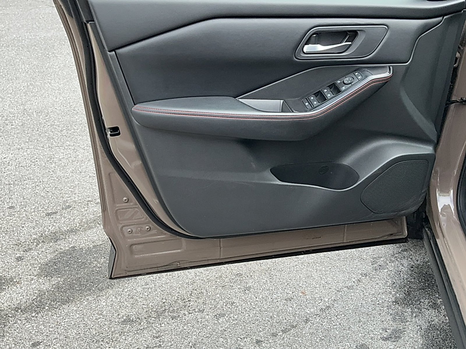 Used 2025 Baja Storm Metallic Nissan Rock Creek image 6