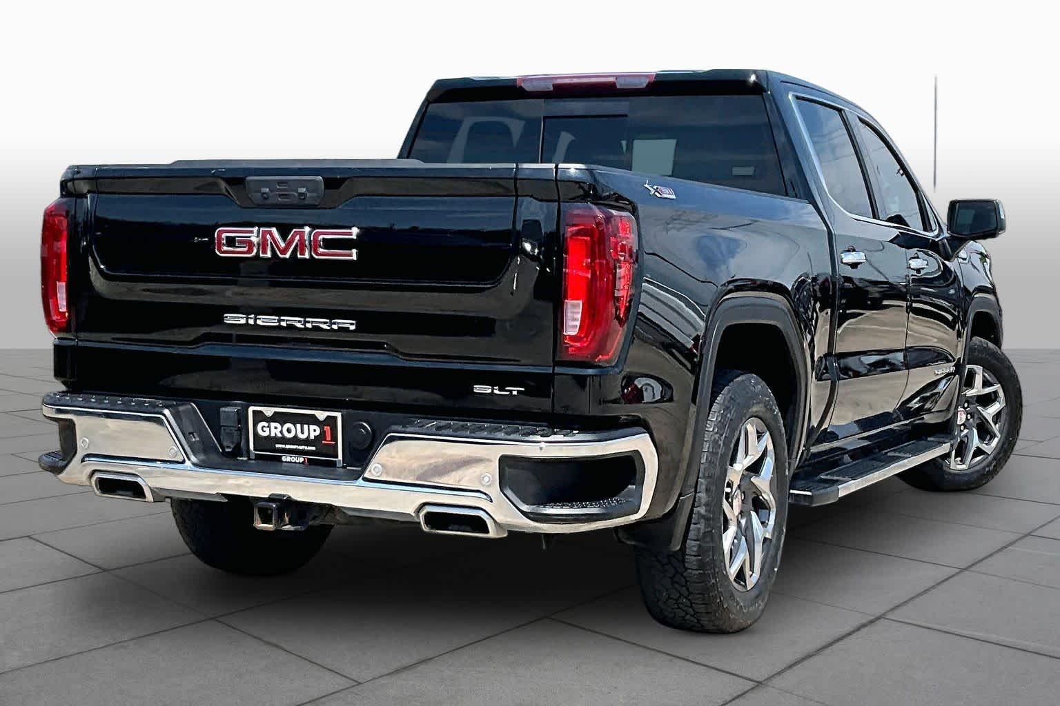 Used 2024 Onyx Black GMC SLT image 13