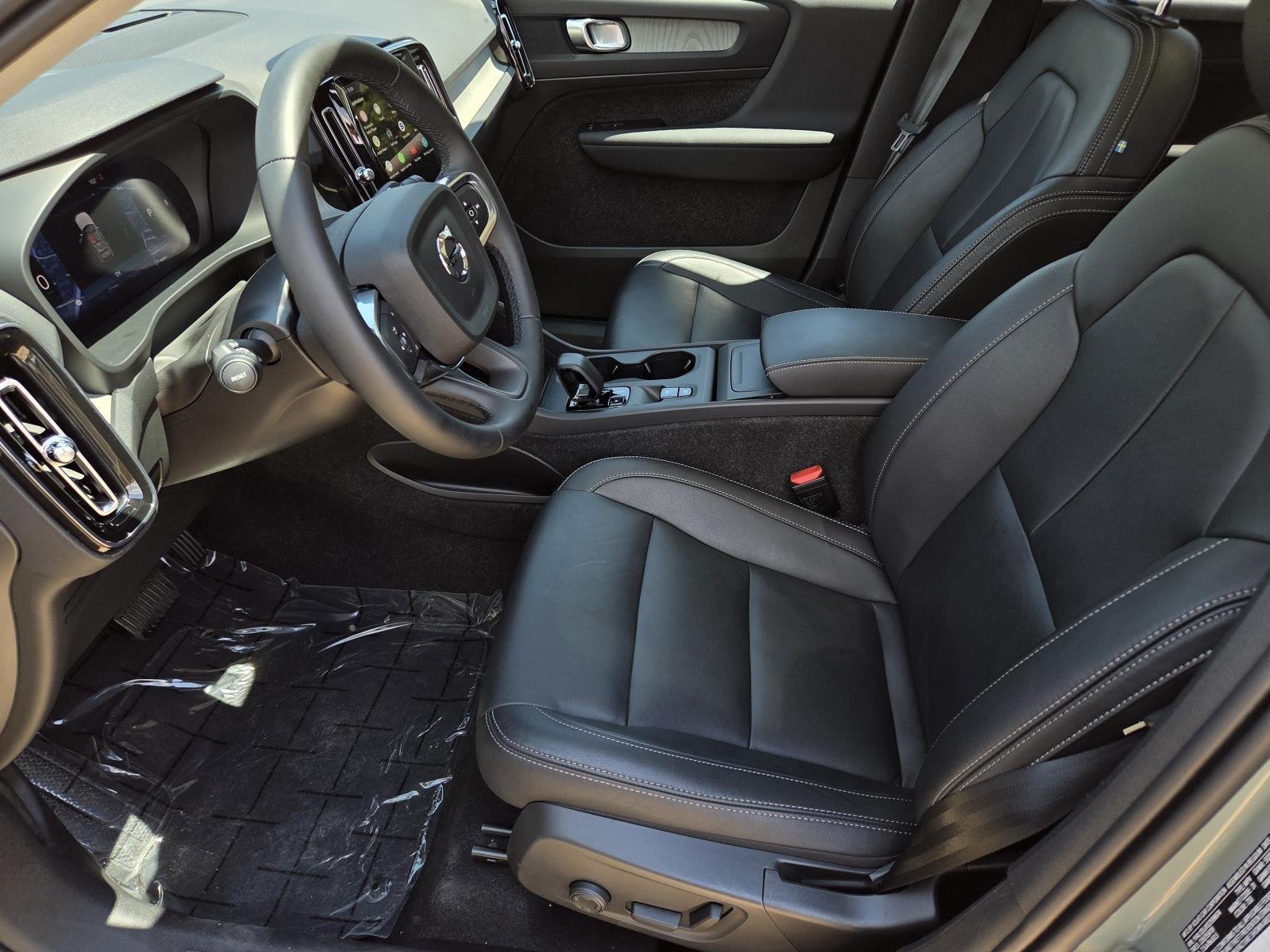 Used 2025 Sage Green Metallic Volvo Core Bright Theme image 30