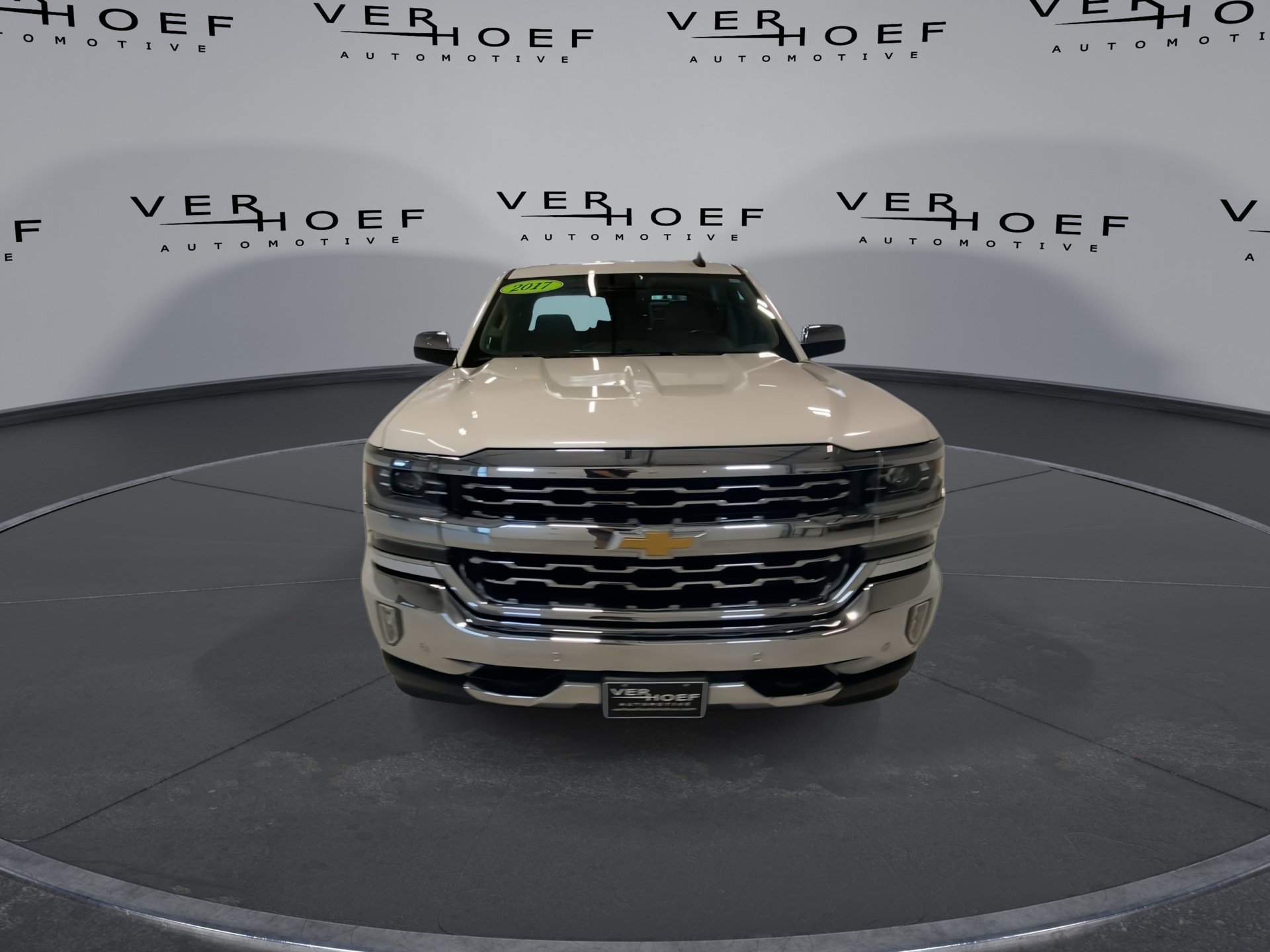 Used 2017 IRIDESCENT PEARL TRICOAT Chevrolet LTZ image 3
