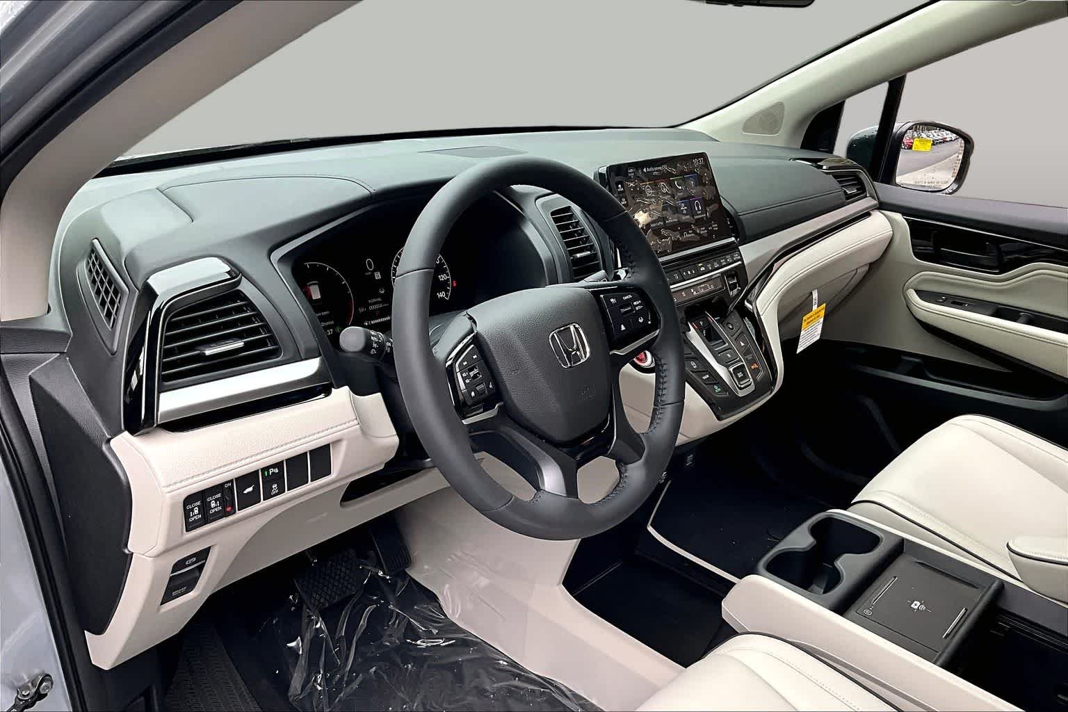 2026 Honda Odyssey Touring - Photo 10