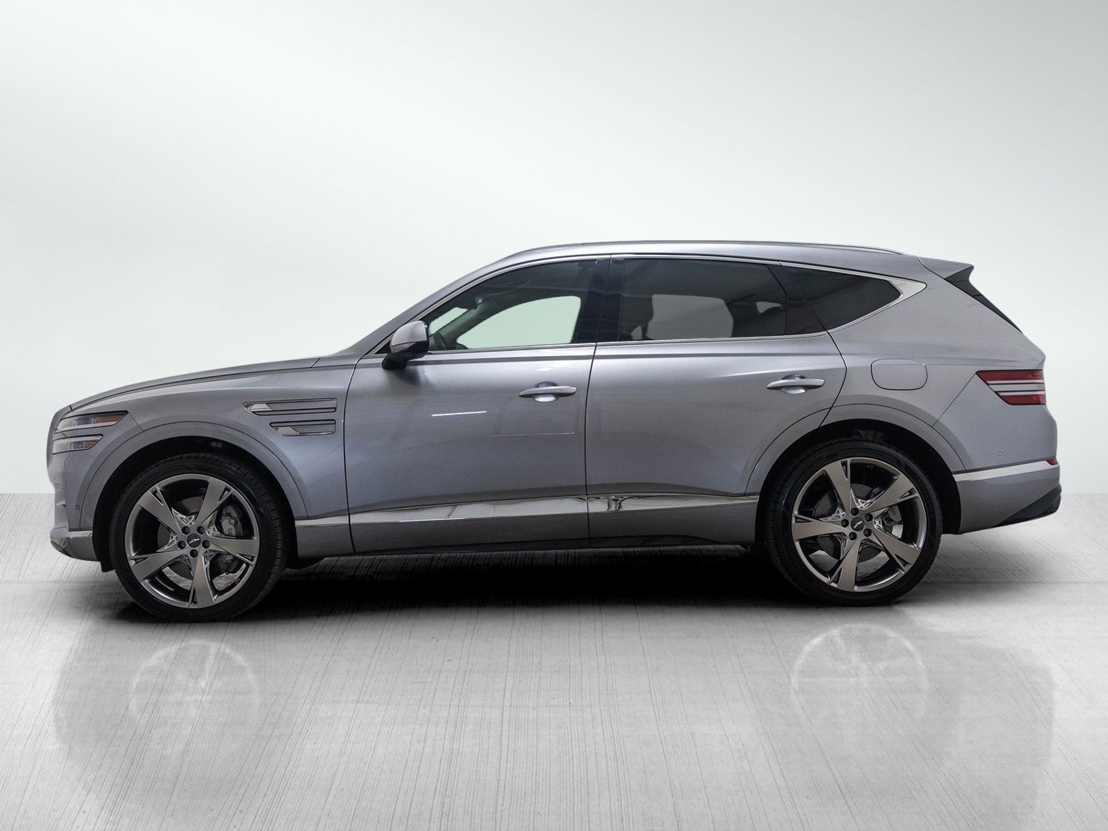 Certified Used 2024 Savile Silver Genesis 3.5T Prestige image 3