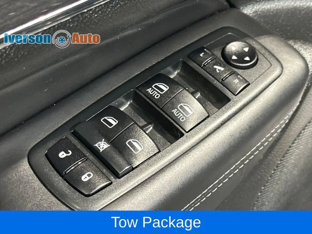 Used 2020 Diamond Black Crystal Pearlcoat Jeep Overland image 16