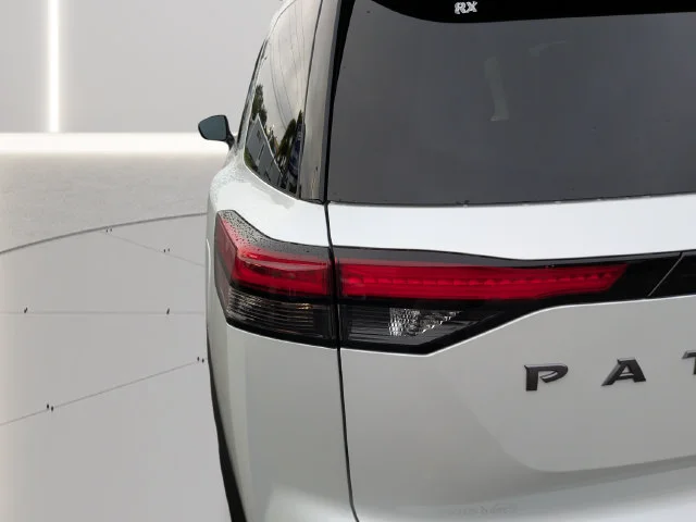 New 2026 Everest White Pearl TriCoat Nissan SL image 7