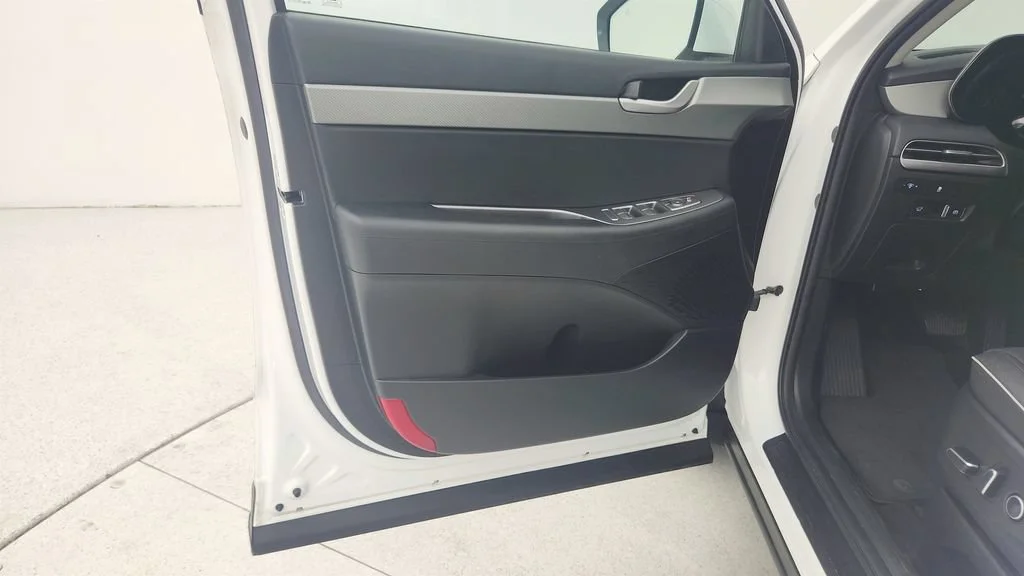 Used 2025 White Hyundai XRT image 25