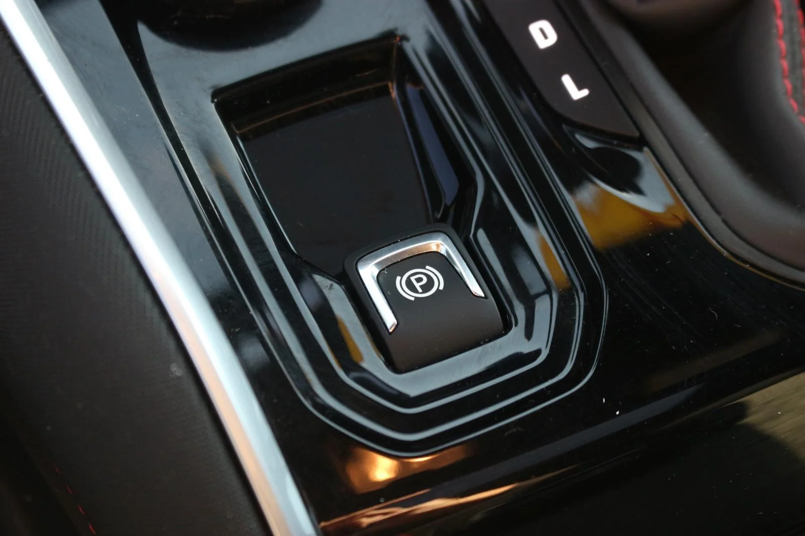 Used 2024 Black Chevrolet Z71 image 26