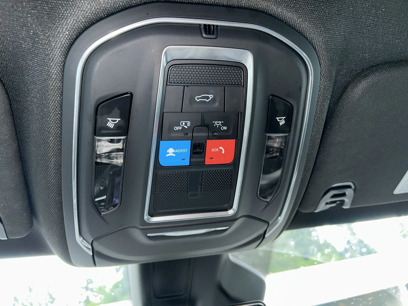 Used 2024 White Jeep Series II image 19
