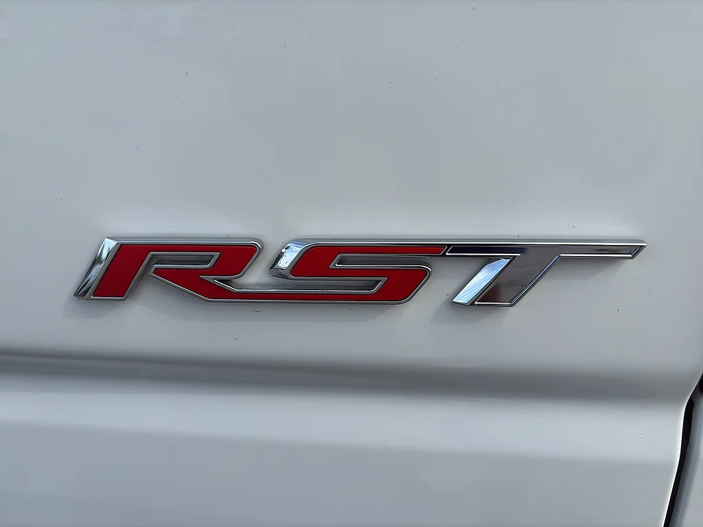 Used 2023 Summit White Chevrolet  image 14