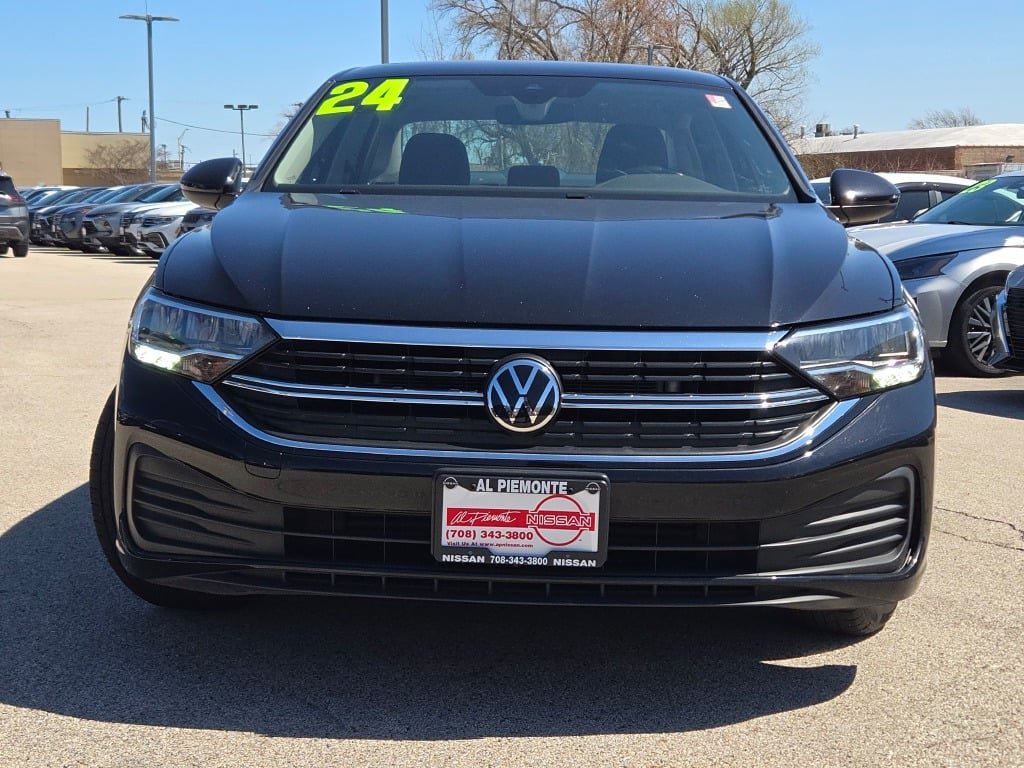 Used 2024 Black Volkswagen 1.5T S image 4