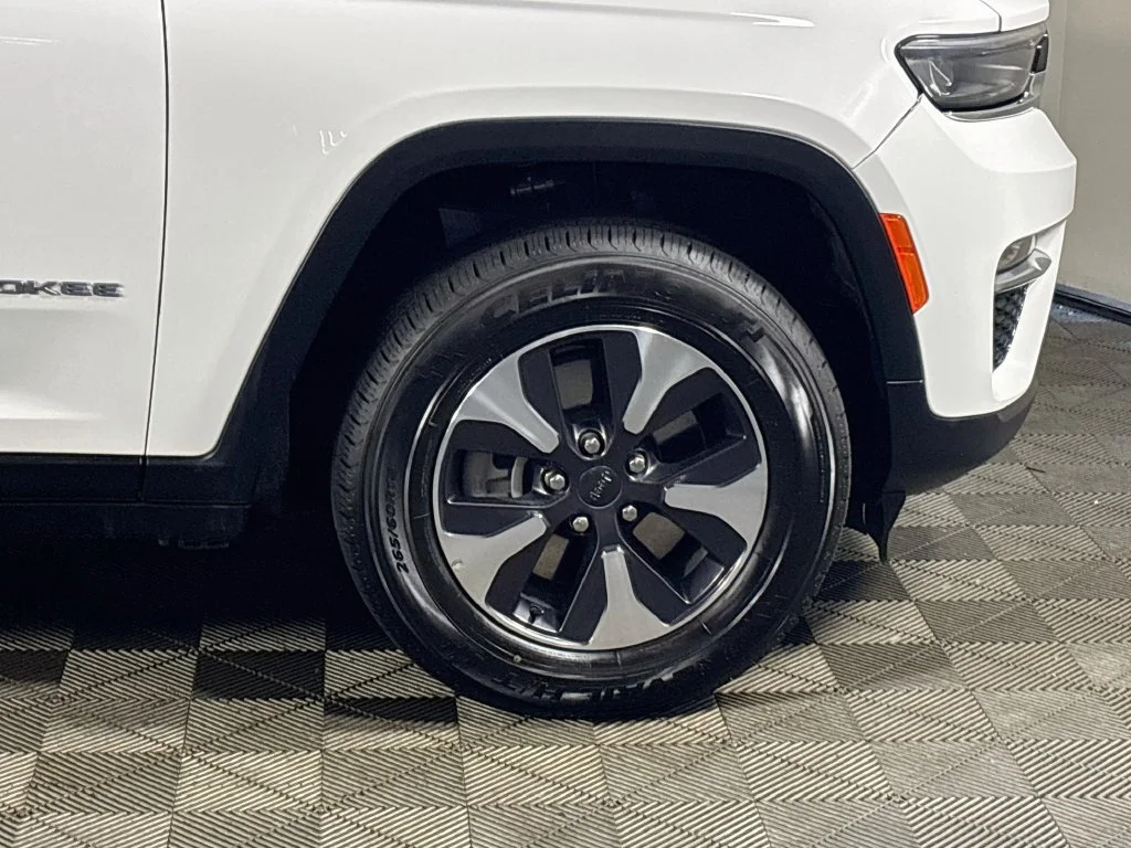 Used 2024 White Jeep 4xe image 24