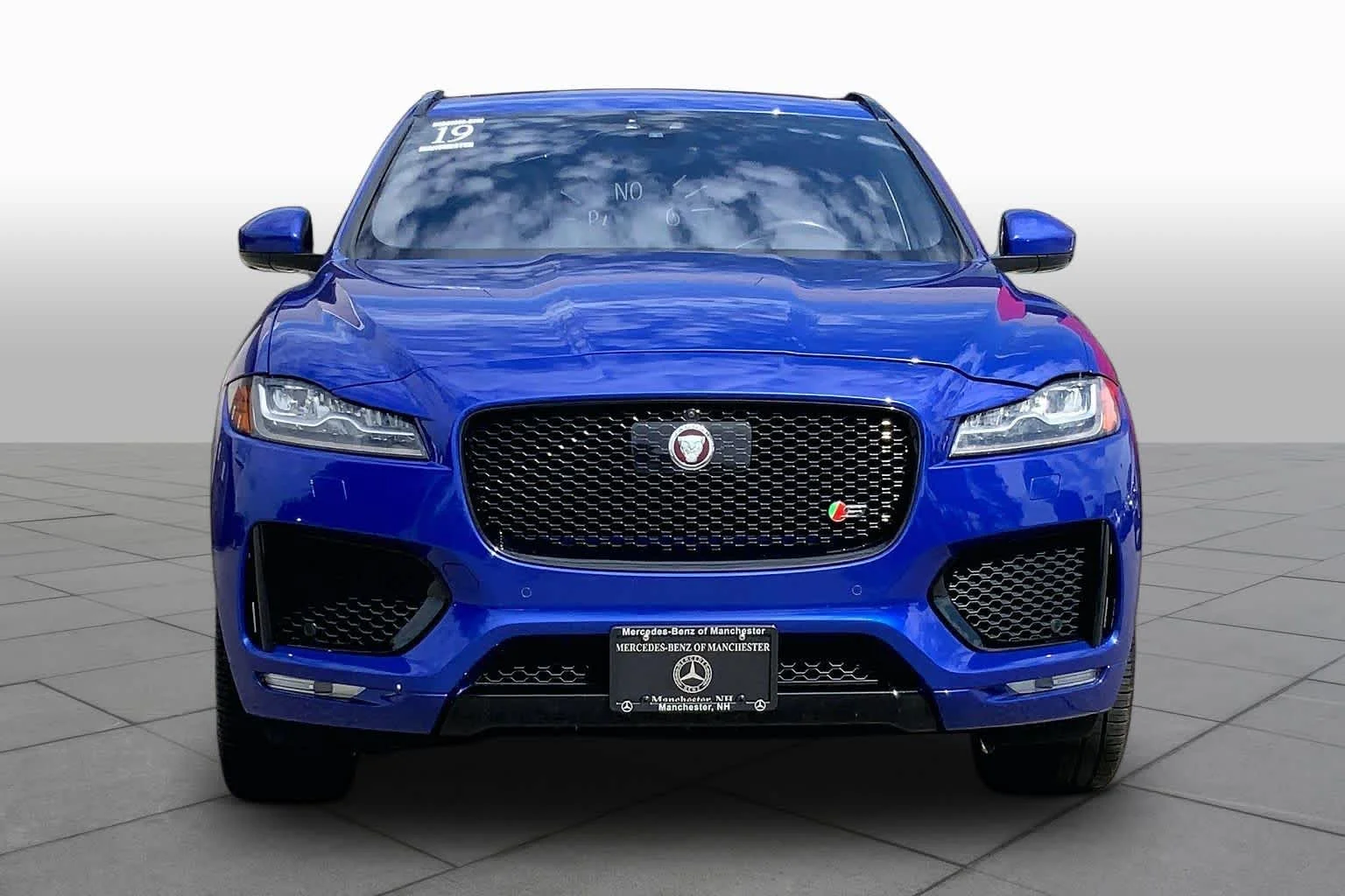 Used 2019  Jaguar S image 4