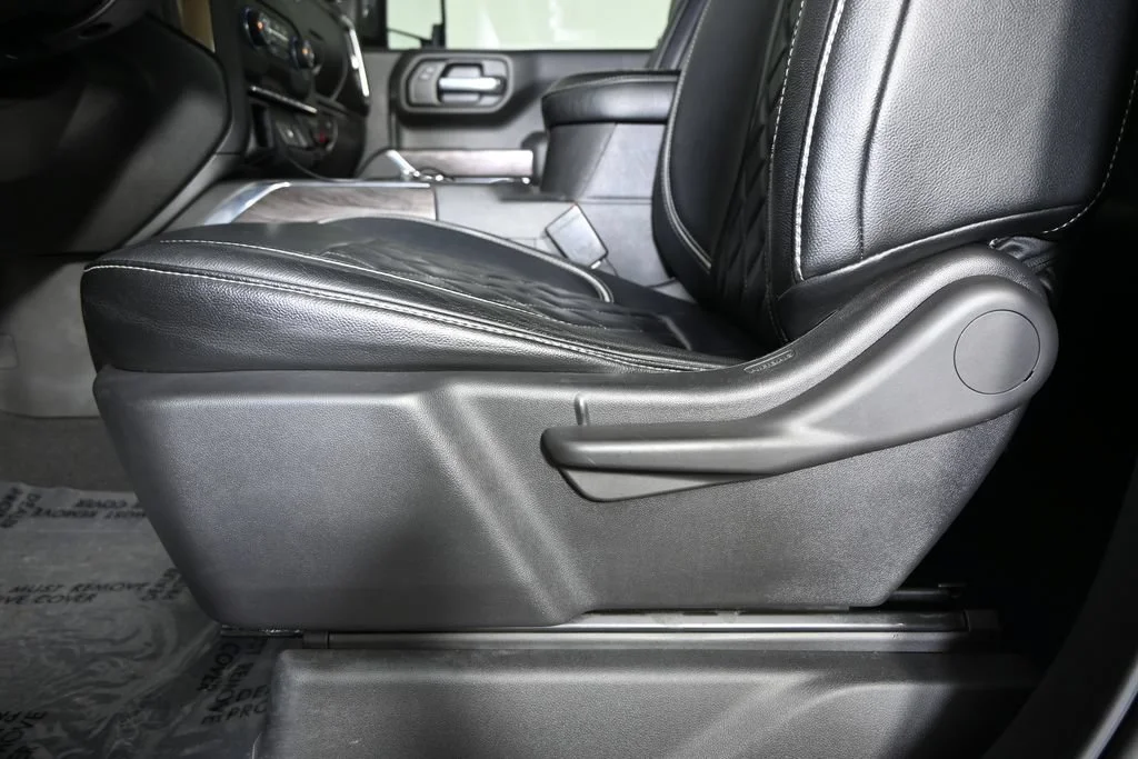 Used 2019 BLACK Chevrolet Custom Trail Boss image 21