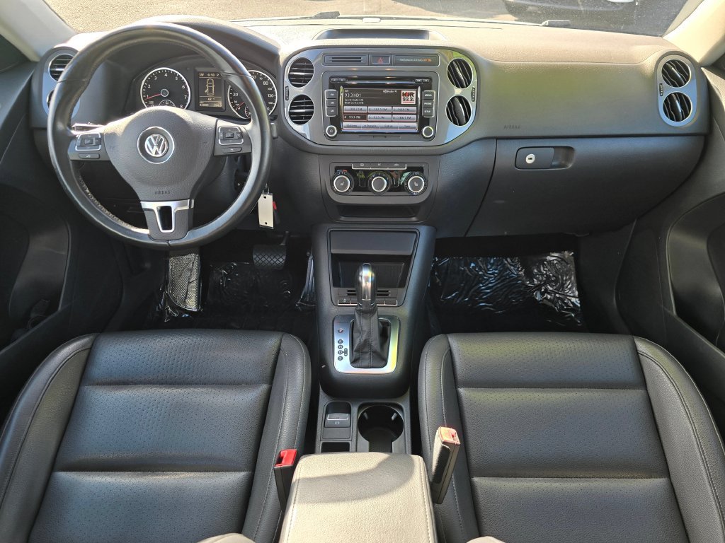 Used 2012 Silver Volkswagen SE image 20
