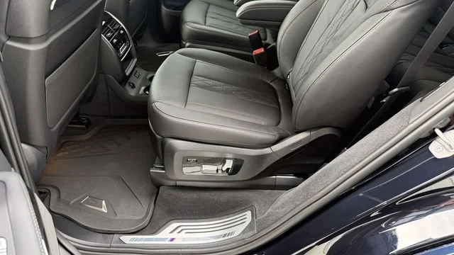 Used 2024 Black BMW xDrive40i image 66