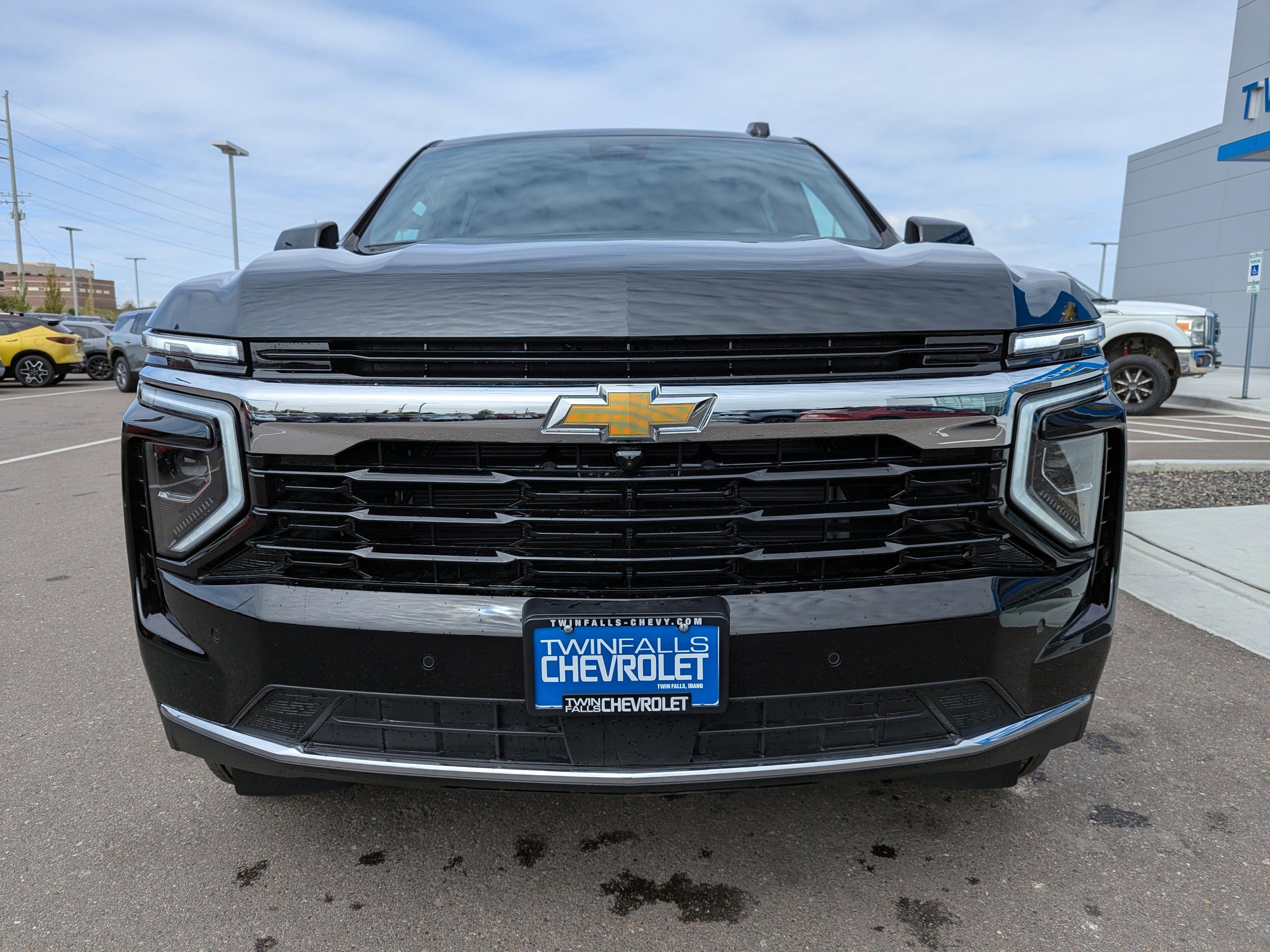 2026 Chevrolet Suburban LS - Photo 3