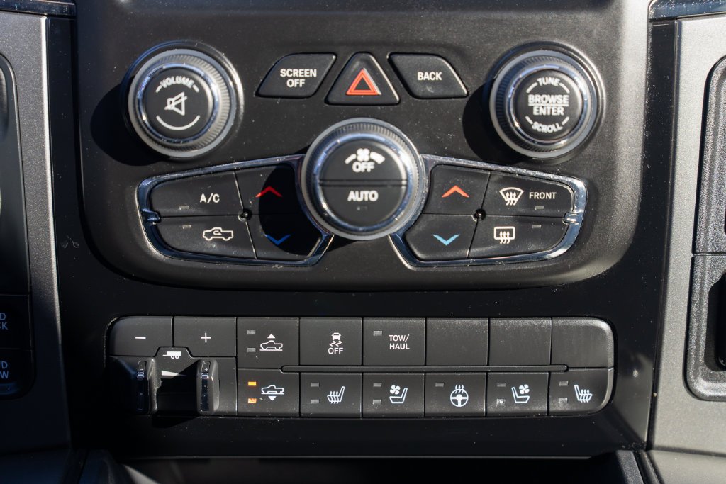 Used 2016 Brilliant Black Crystal Pearlcoat Ram Sport image 11